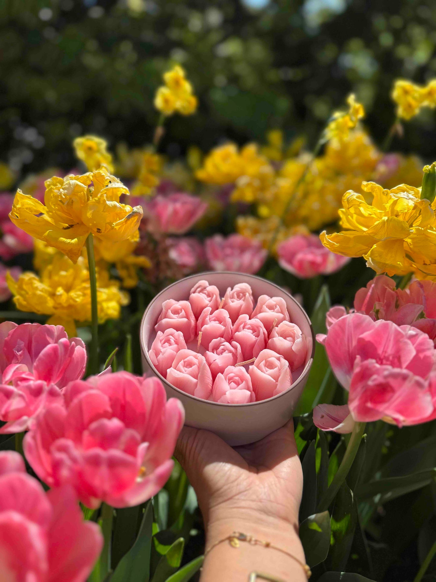 Tulip Fields - Colored Large 4-Wick Bouquet Candle