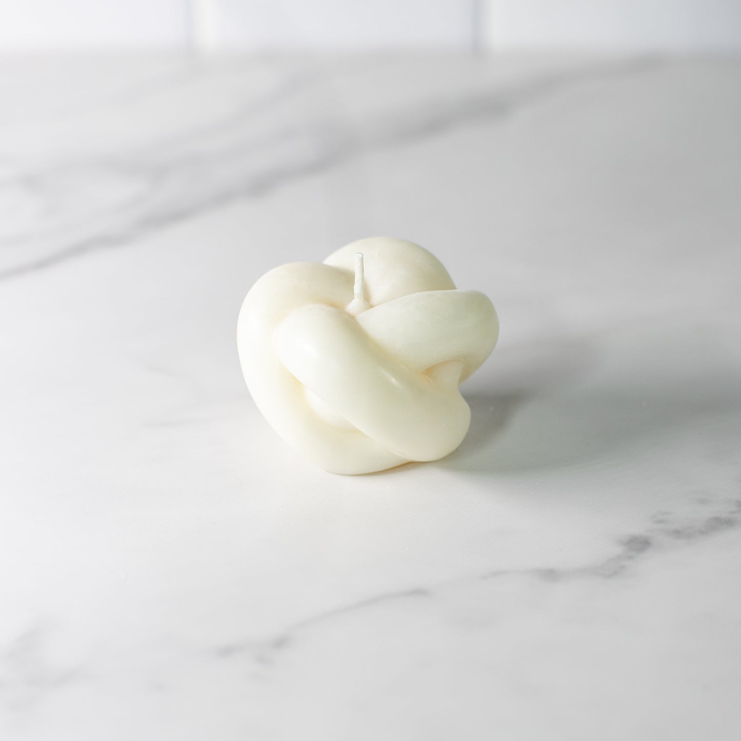 The Hygge Candle - Soft Knot Sculpture Candle